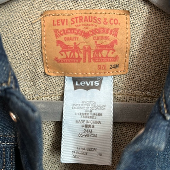 NWT LEVIS SOFT DENIM JACKET - Picture 2 of 4